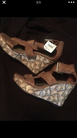 BRAND *NEW Brown Montego Bay Sandals