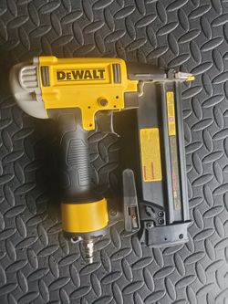 Dewalt 18ga Brad Nailer