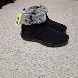 Brand NEW sketcher Women's Faux Fur boots 