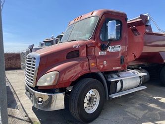 2015 FREIGHTER CASCADIA