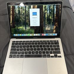 MacBook Air 2020 - M1 13 Inch Display 
