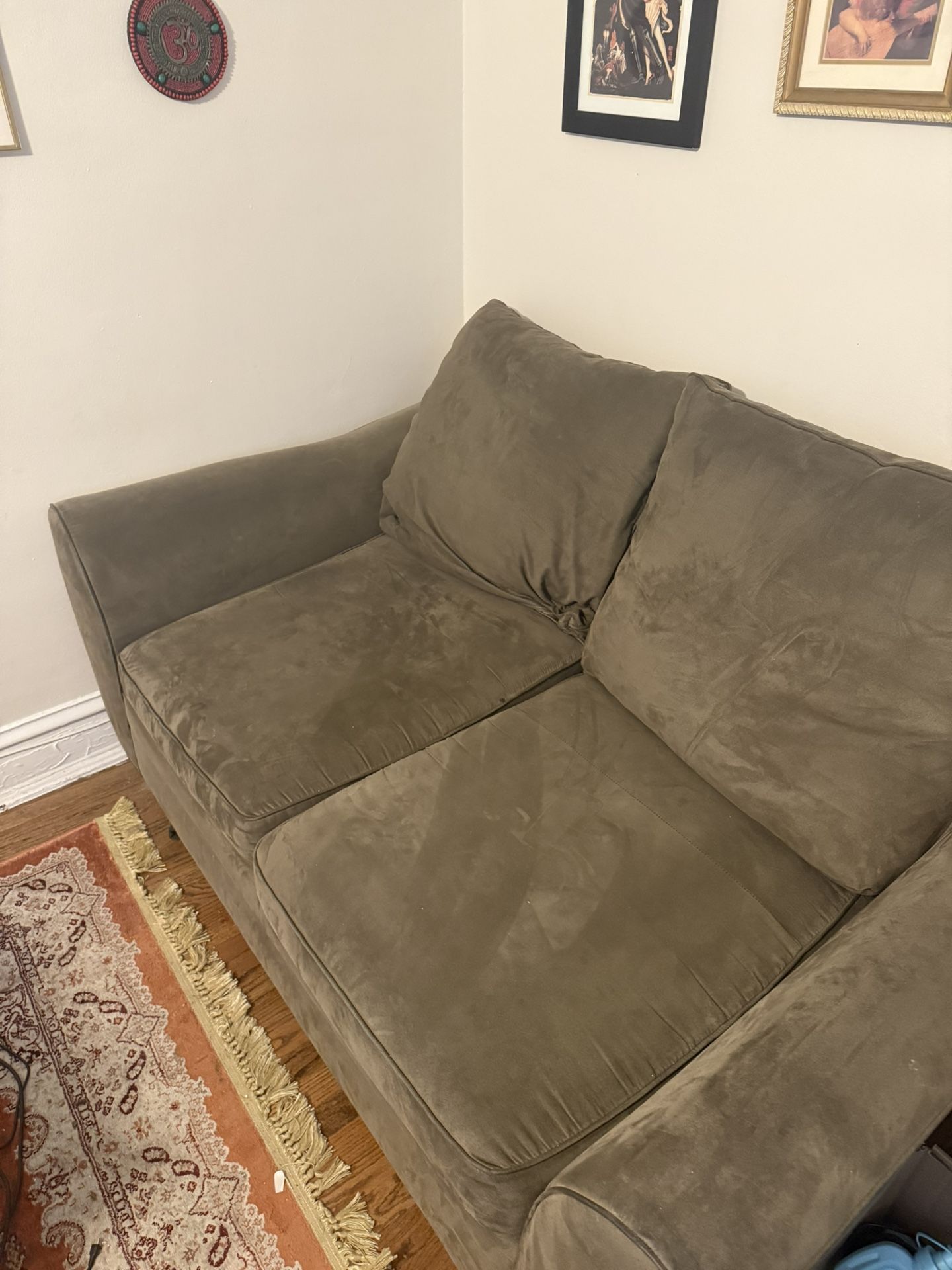 Loveseat—Free