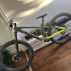 Trek Full Suspension Mt bike - Large
