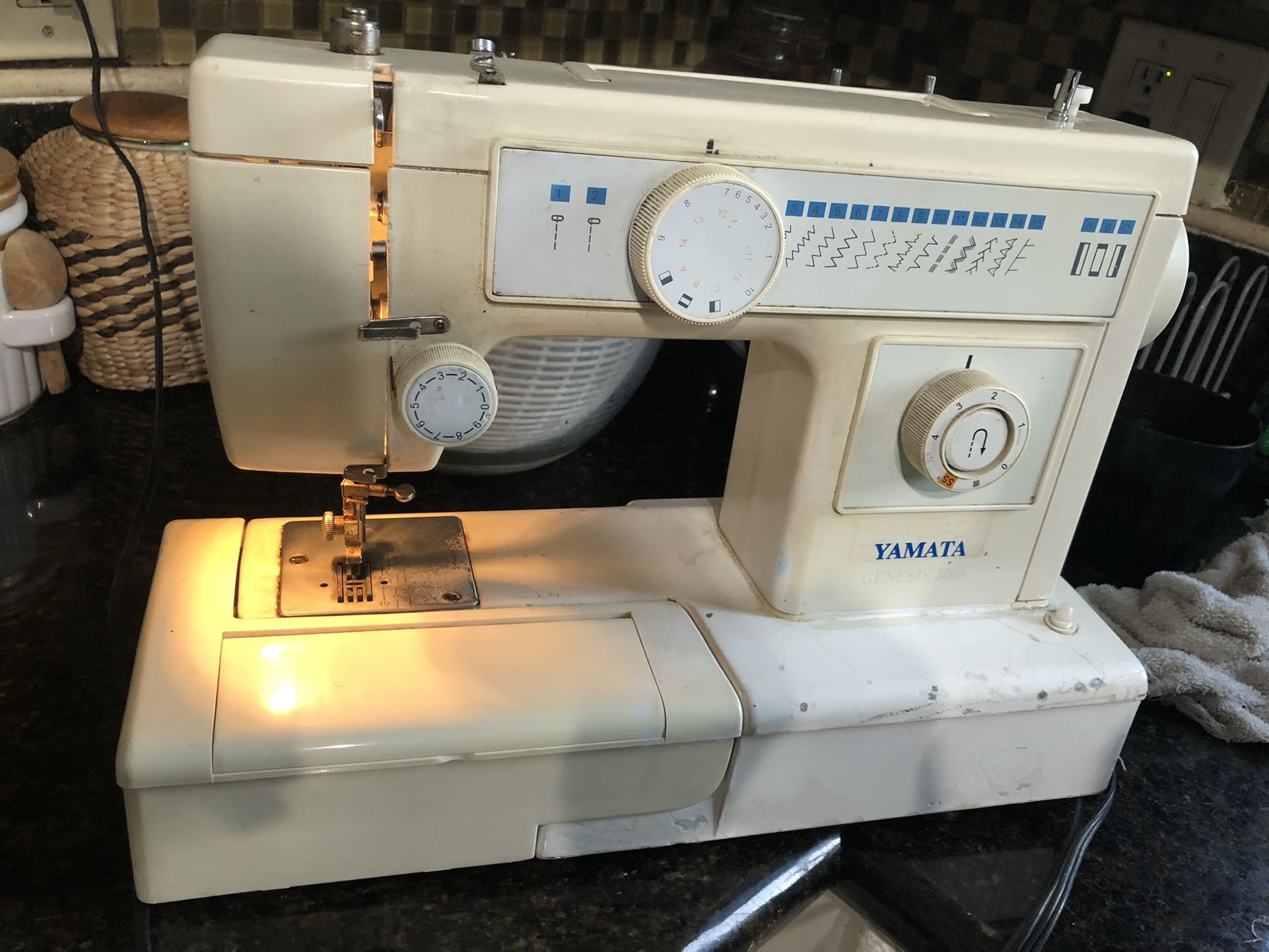 Professional YAMATA Sewing Machine Tested Works Perfectly when you come ill fully test it for you