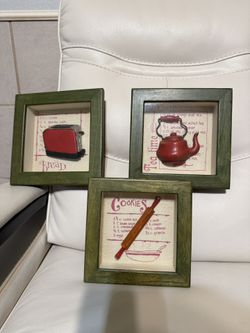 Kitchen wall decor.