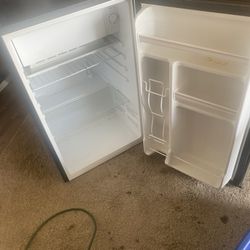 Small Refrigerador For Sale