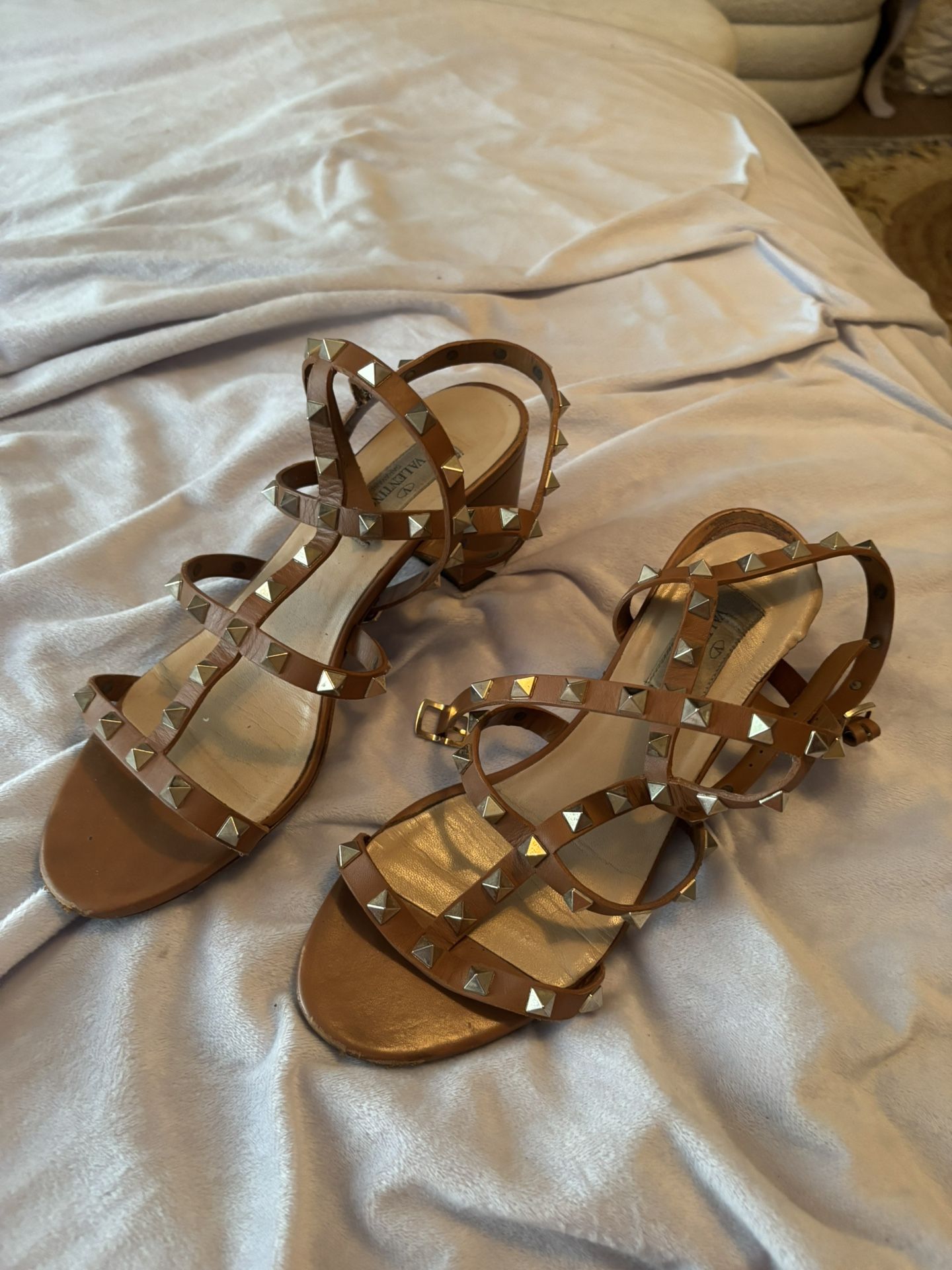 LOW PRICE MOVING- VALENTINO $1990 + TAX RETAIL ROCKSTUD HEELS