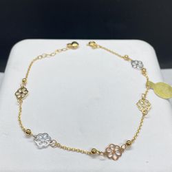 14k Solid gold ankle bracelet with little pendant