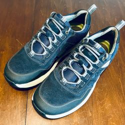 Clarks Collection Shoes Waterproof Men’s size 11 / Blue, Very comfortable Insoles
