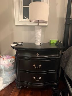 King size Bedroom set: bed, end tables, and dresser