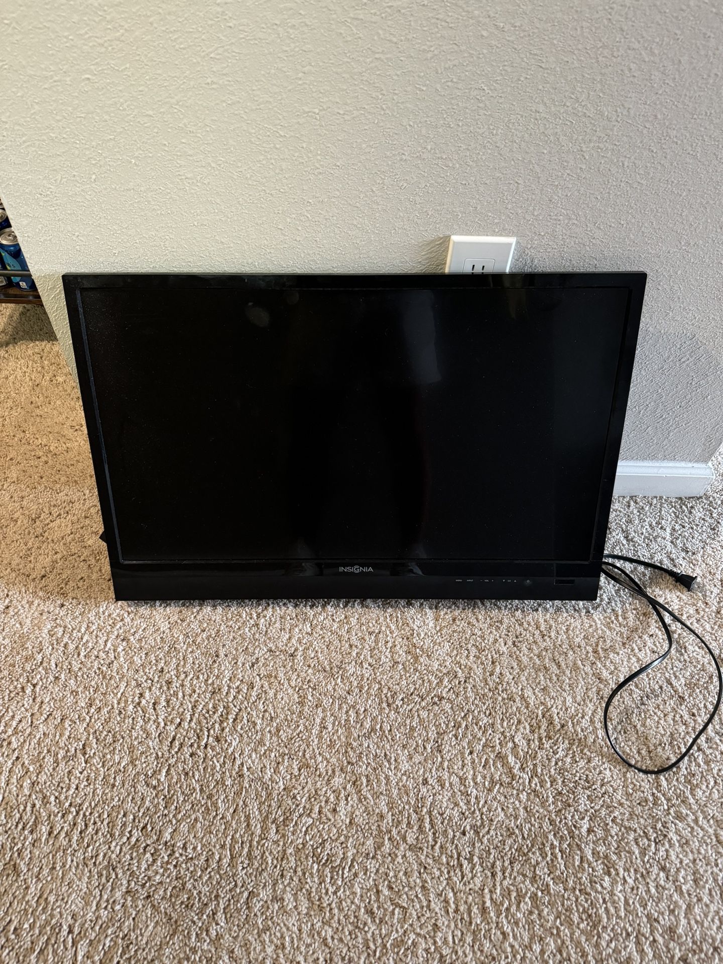 32’ Insignia TV