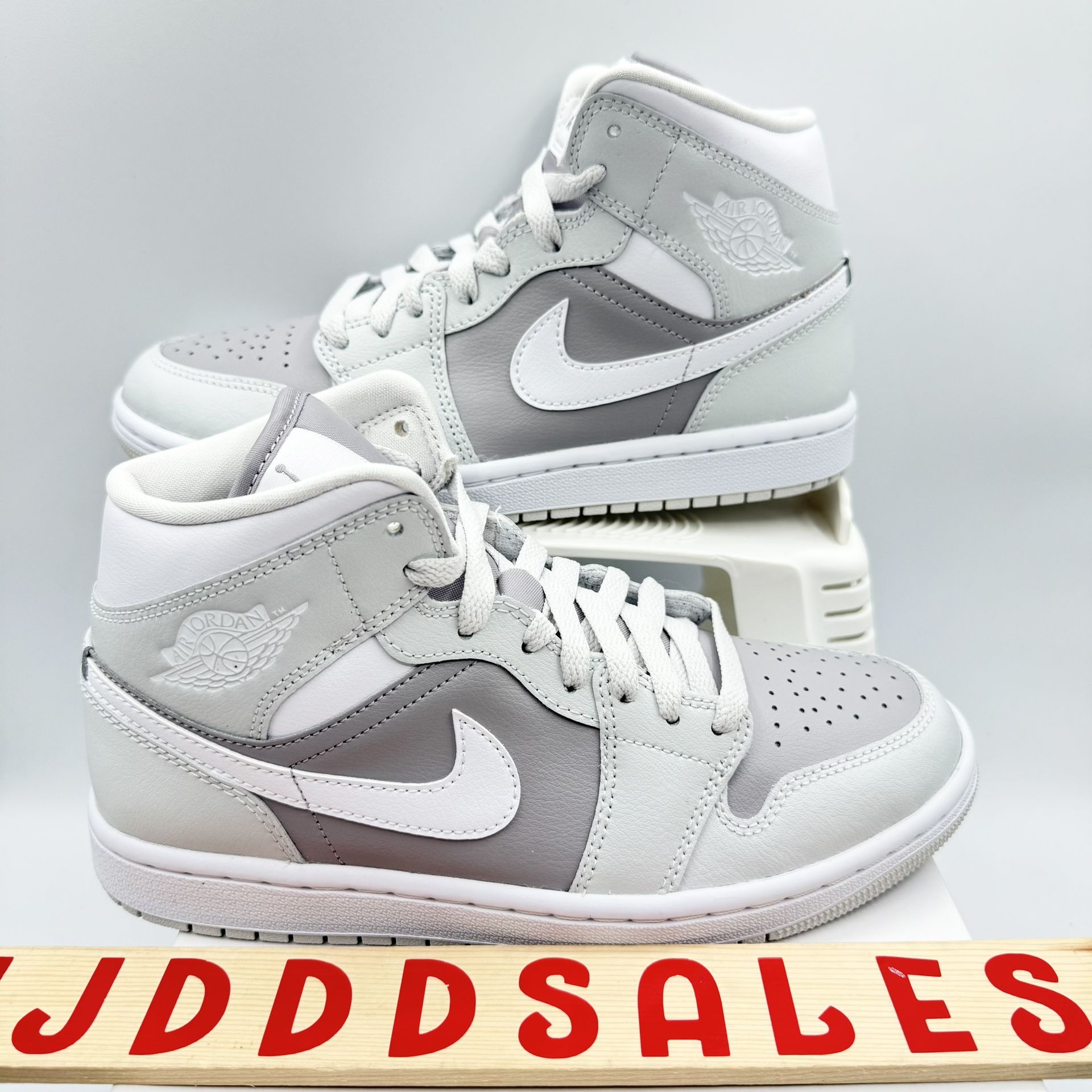 Nike Air Jordan 1 Mid Photon Dust Atmosphere Grey BQ6472-008 Women’s Sz 7 NIB New
