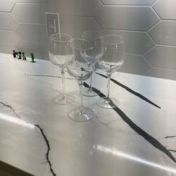 Set of 4 Pier One Wine Glasses