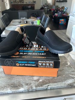 9.5M Black Skechers work shoe