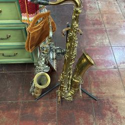 Vintage Saxophones 