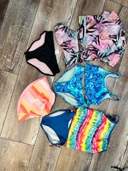 Swim suits 3 sets + hat 7/8