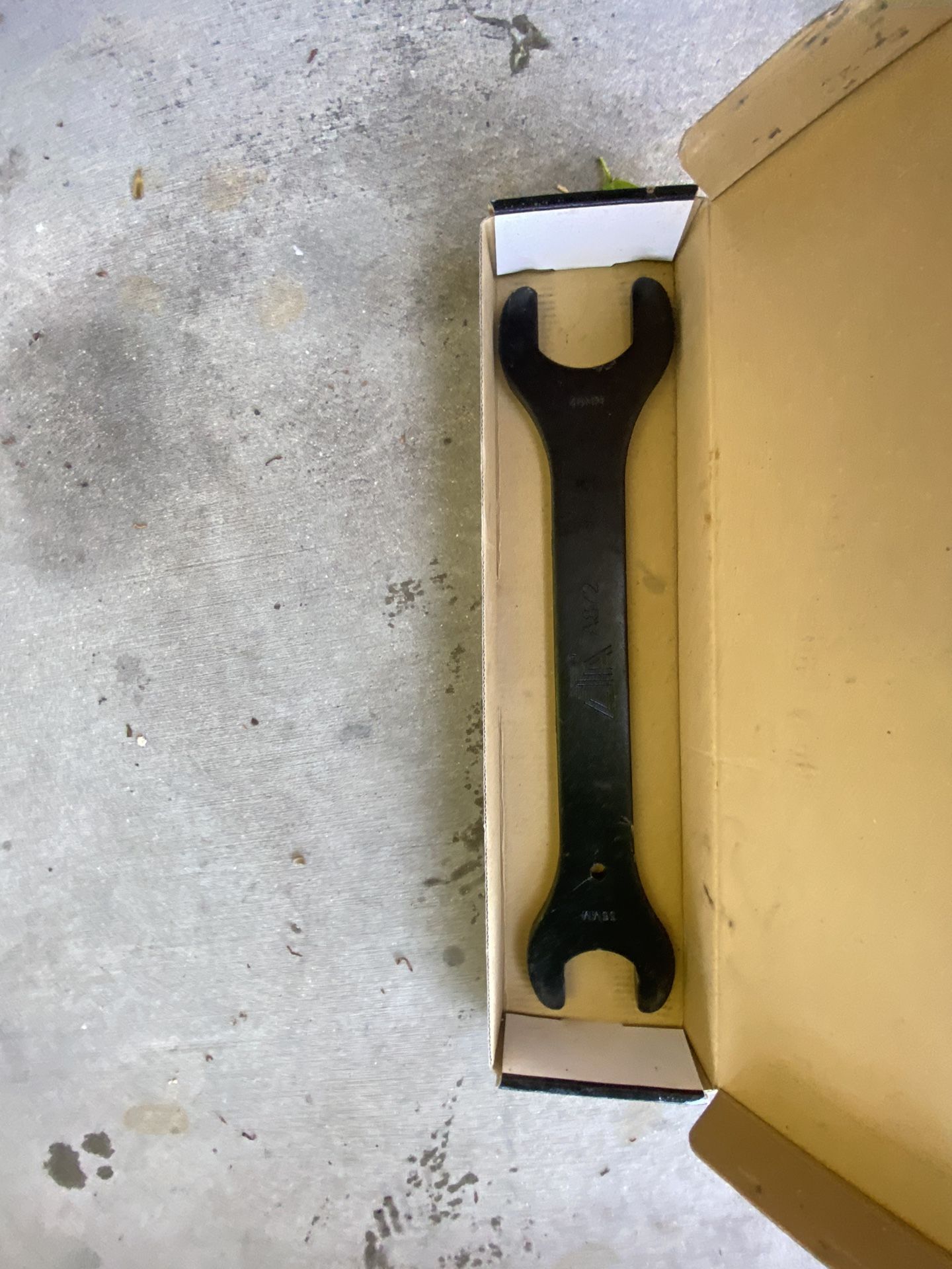 Fan Clutch Wrench. 36x48MM