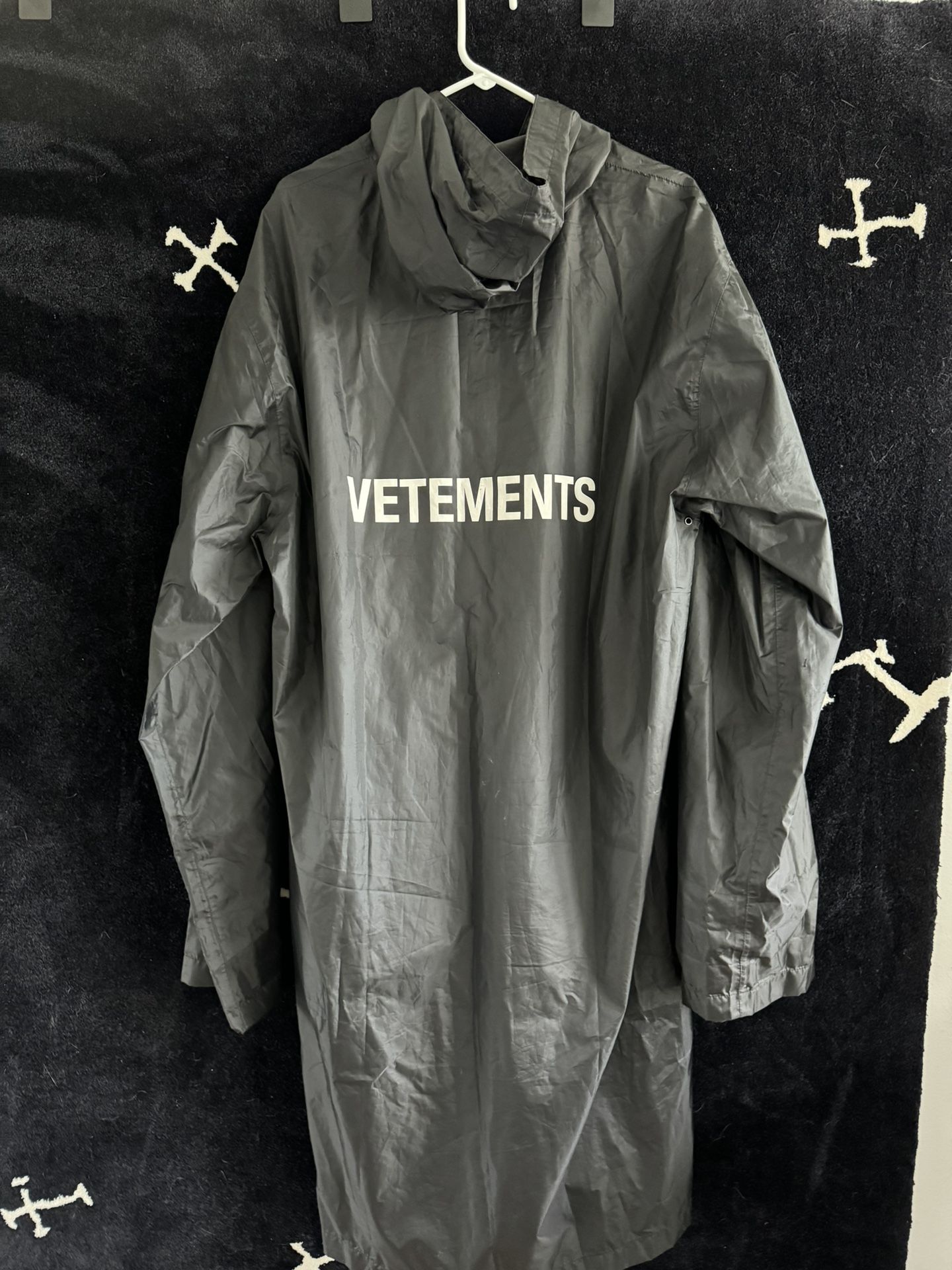 Vetements Logo Print PES (Polyethersulfone) Full-Body Raincoat