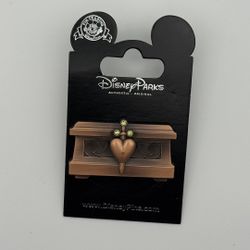 Disney Snow White & The Seven Dwarfs Evil Queen Heart Box Pin NEW