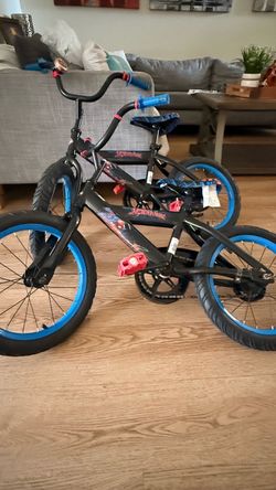 Spider-Man Kids Bike with Training Wheels