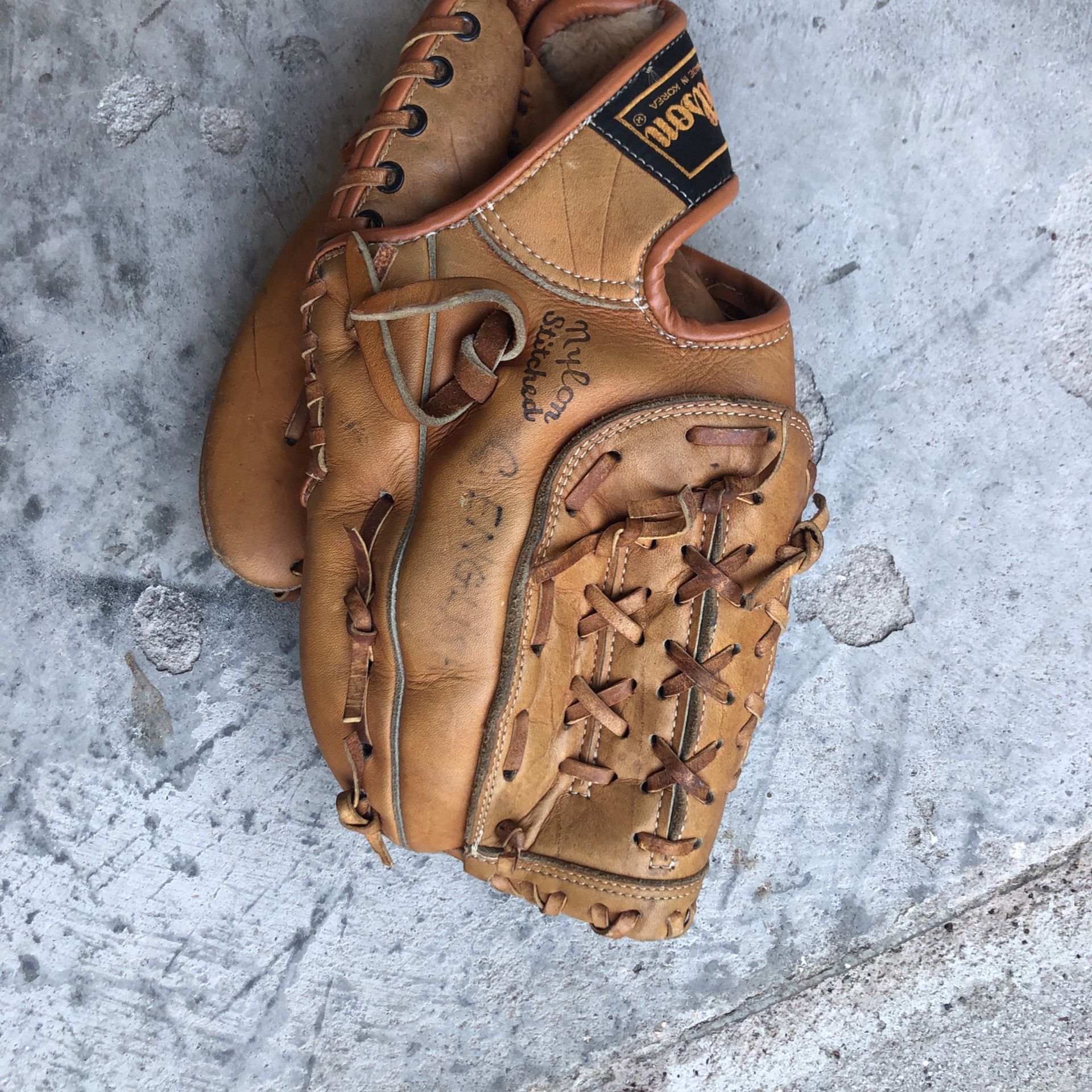 Wilson Baseball / Softball Glove