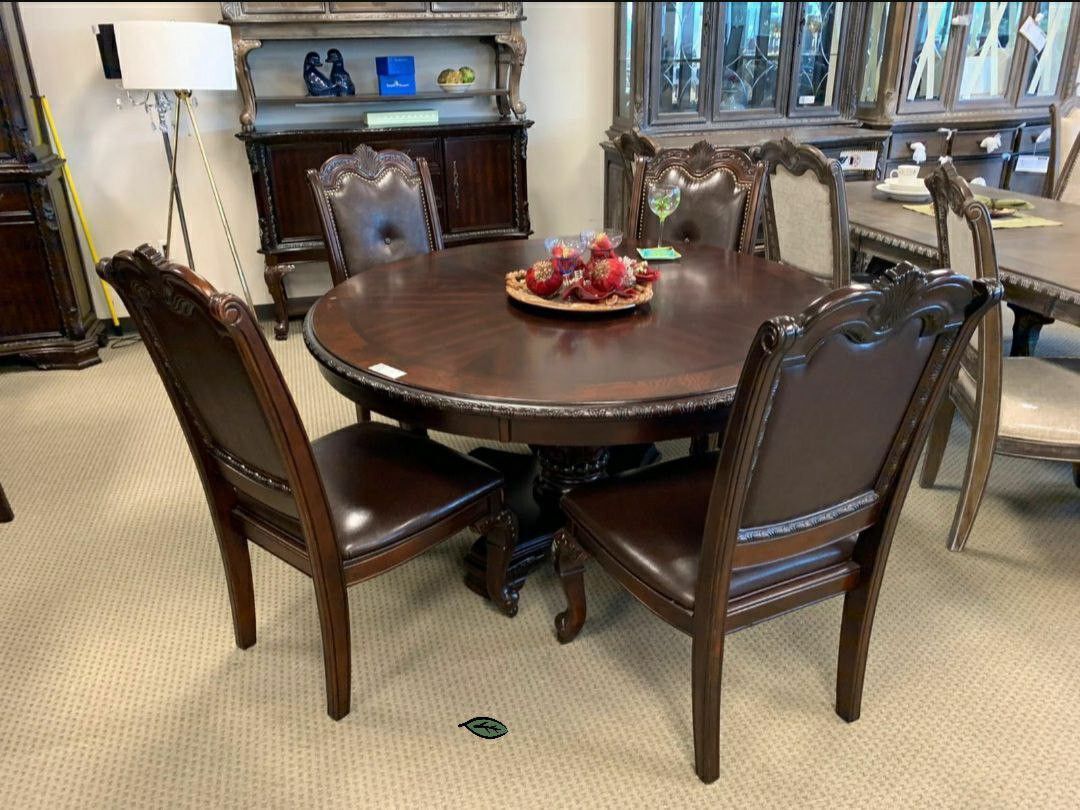 Kiera Brown Formal Round Dining Set
5-Piece (Table+4 Side Chairs)