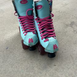 Moxie Beach bunny Roller skates 