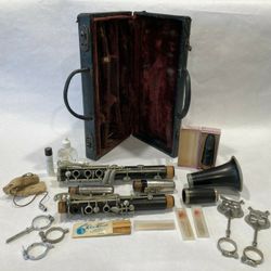 1940s Penzel Mueller Empire State B Clarinet & Extras