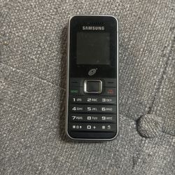 Samsung SGH-S125G - Black and Silver ( TracFone ) Cellular Phone