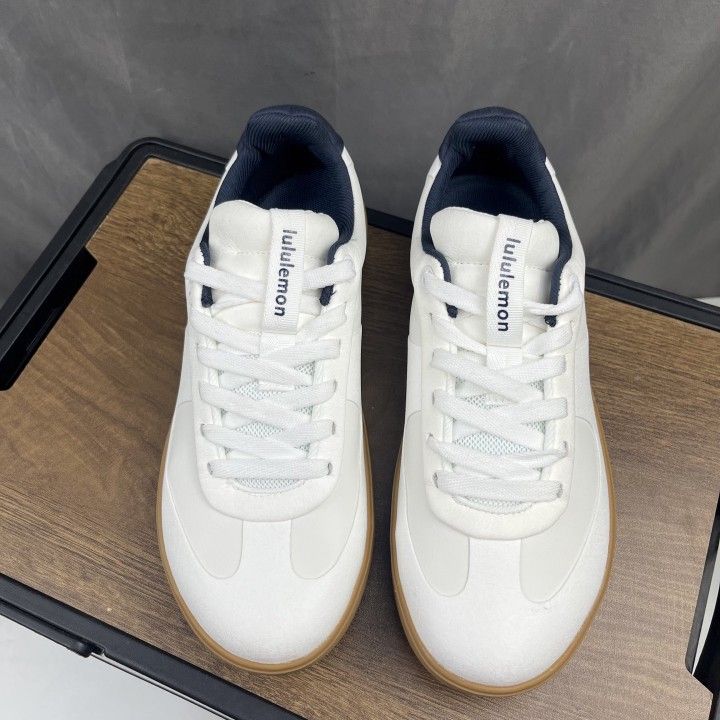 The latest sports shoes of Lulu Lemon