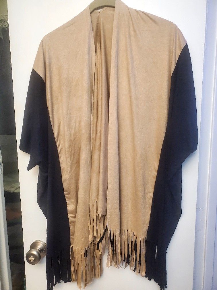 Shawl With Short Sleeves