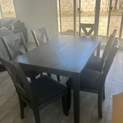 Dining Table  6 Seats 