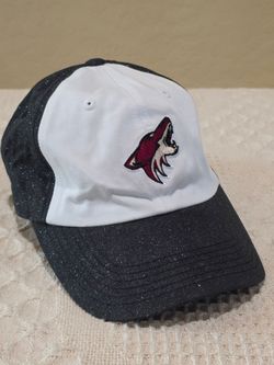 NHL - Women's Arizona Coyotes Logo NHL Official White Black Glitter Baseball Hat