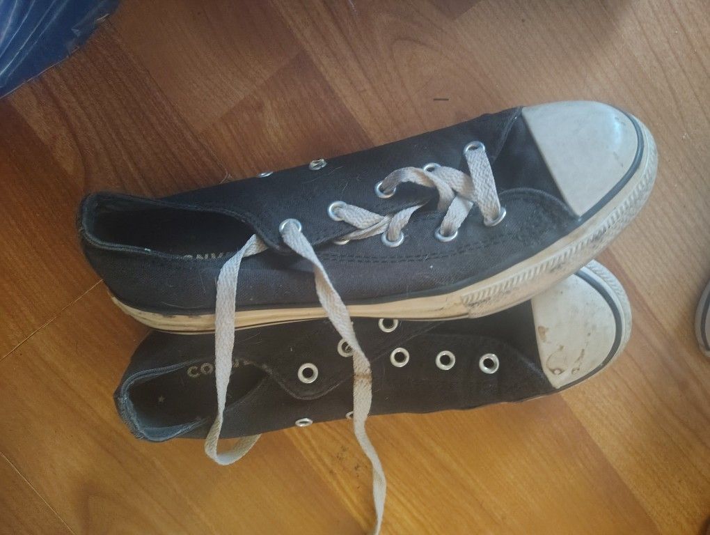 Converse Size 4
