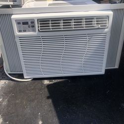 Very Good Condition GE Air Conditioner 