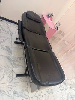 Lash, facial bed
