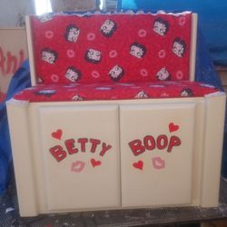 Betty Boop Seat With Storage Cabinet 