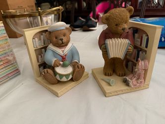 Bear book ends