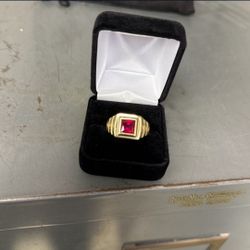 14k Solid Gold Heavy Ring With Ruby 6.5 Grams
