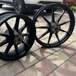 2020 Lowrider S Wheels