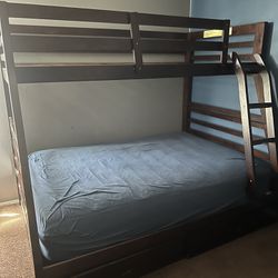 Twin Over Full Bunk bed. With 2 Storage Drawers 