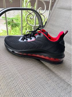 Men’s 9.5 sport shoes sneakers tennis New