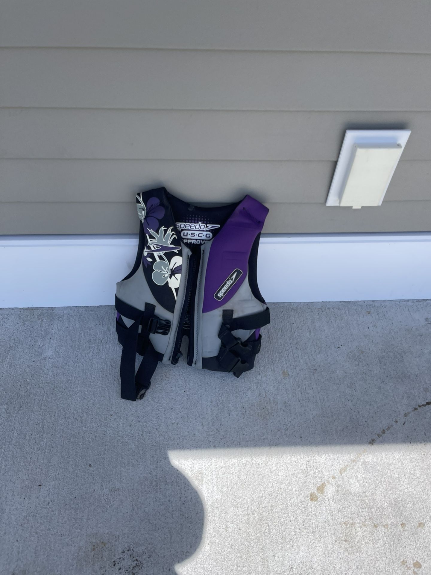 speedo life jacket 