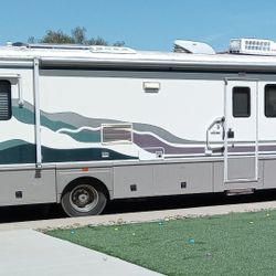 1999 Southwind storm 33ft