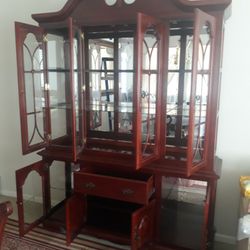 China Cabinet and Matching 6seat Dining 