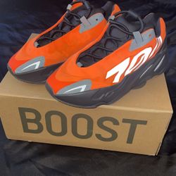 Yeezy Boost 700 MNVN