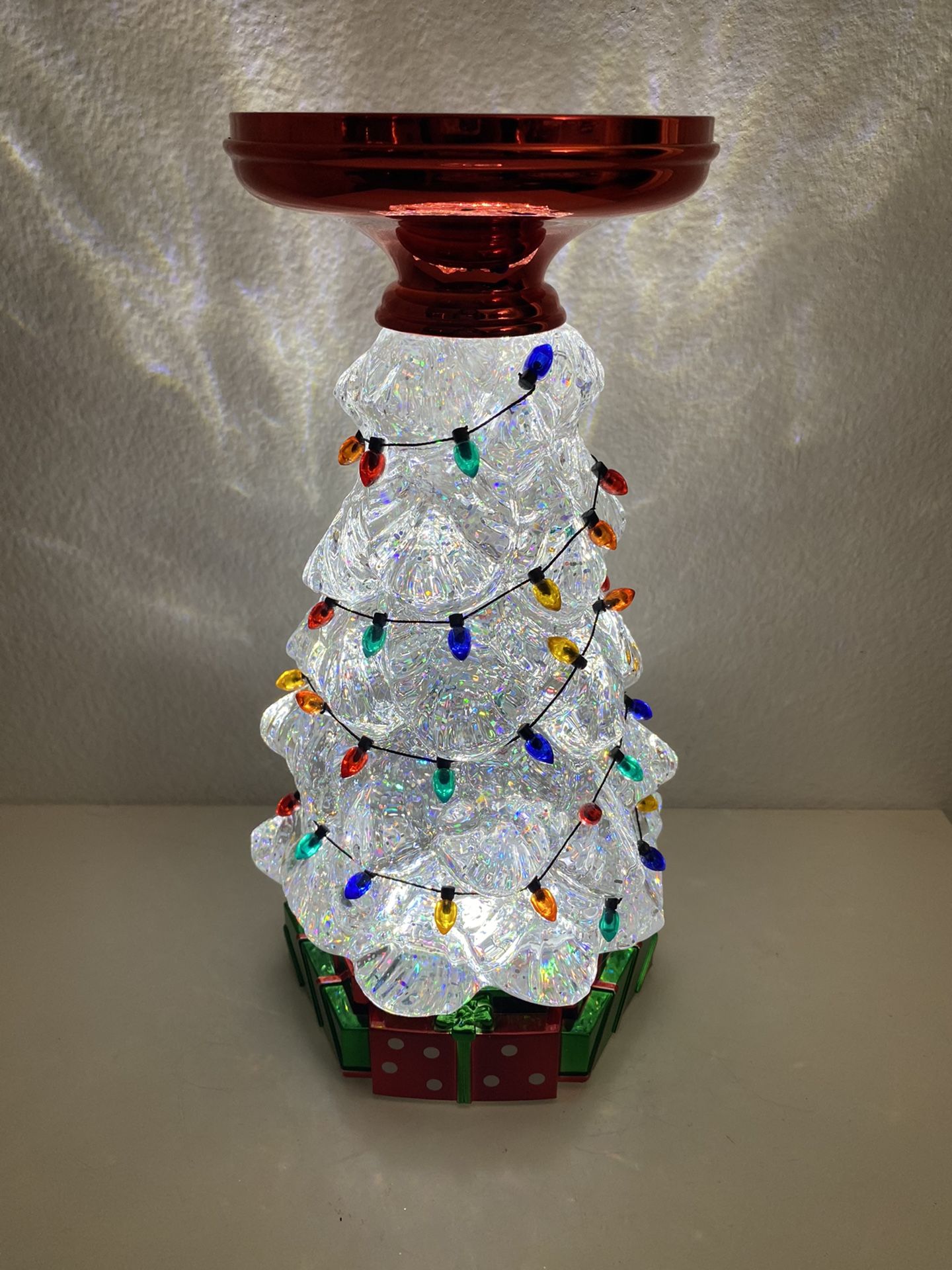 BRAND NEW! BATH & BODY WORKS Christmas Tree Snowglobe 3 Wick Candle Holder