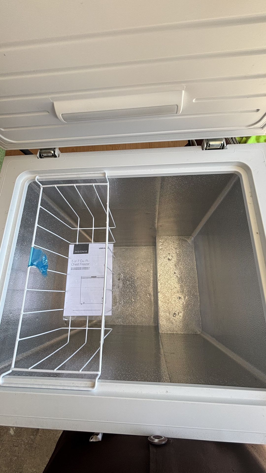 Insignia 5 Cu Ft Chest Freezer - LIKE NEW