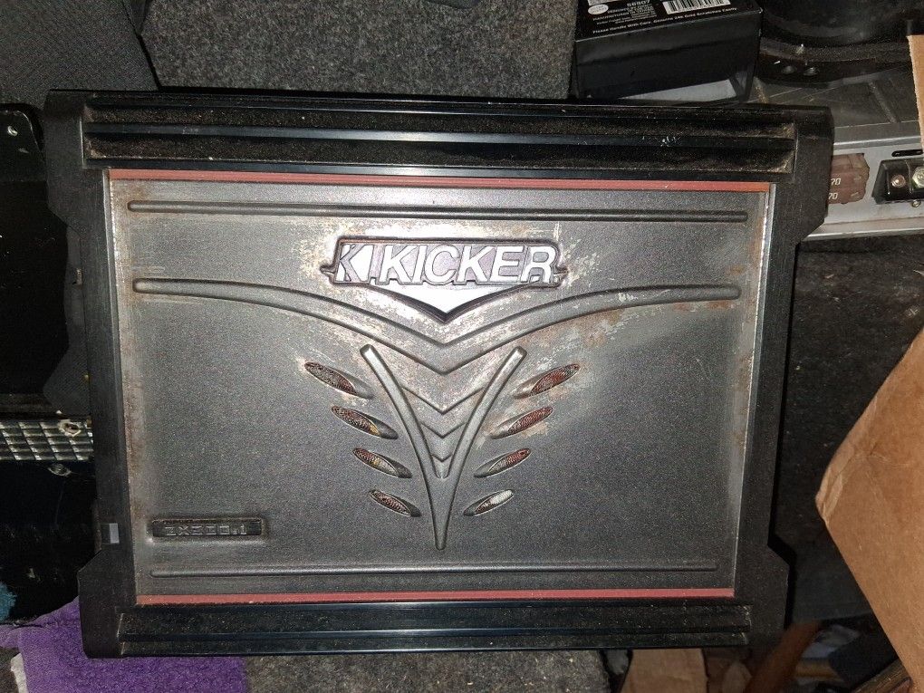 Kicker 300 Watt Amp