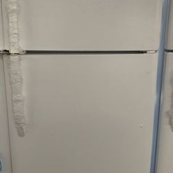 Frigidaire top freezer refrigerator Comes with Warranty 9KG1R